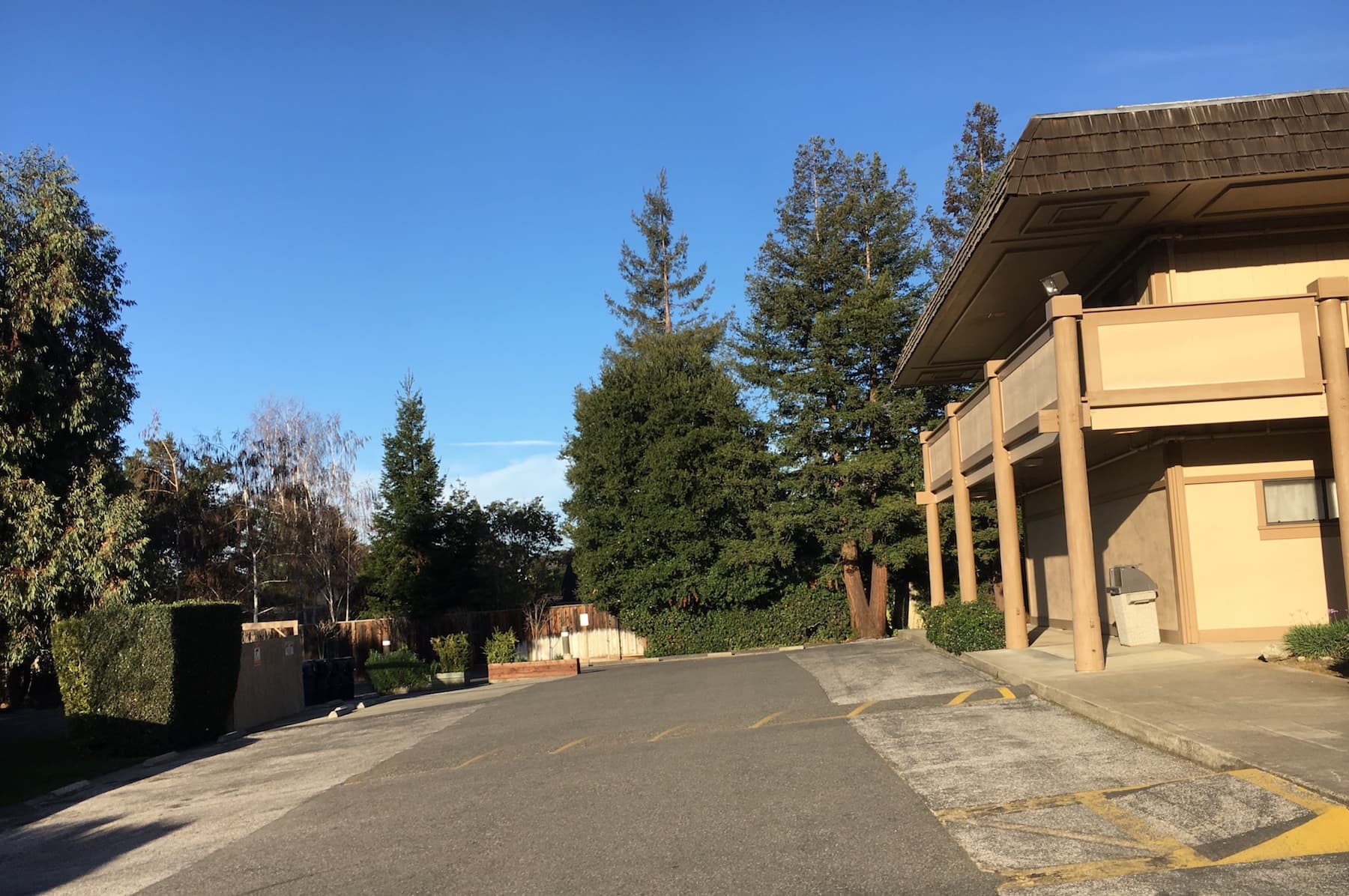 Los Altos Professional Center building exterior photo 3